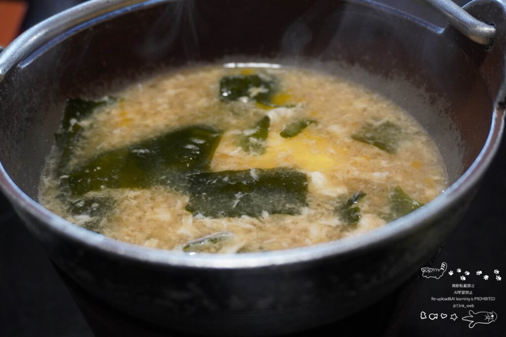 宿泊二日目の金浦館で食べた朝食 卓上コンロで温めたわかめの味噌汁